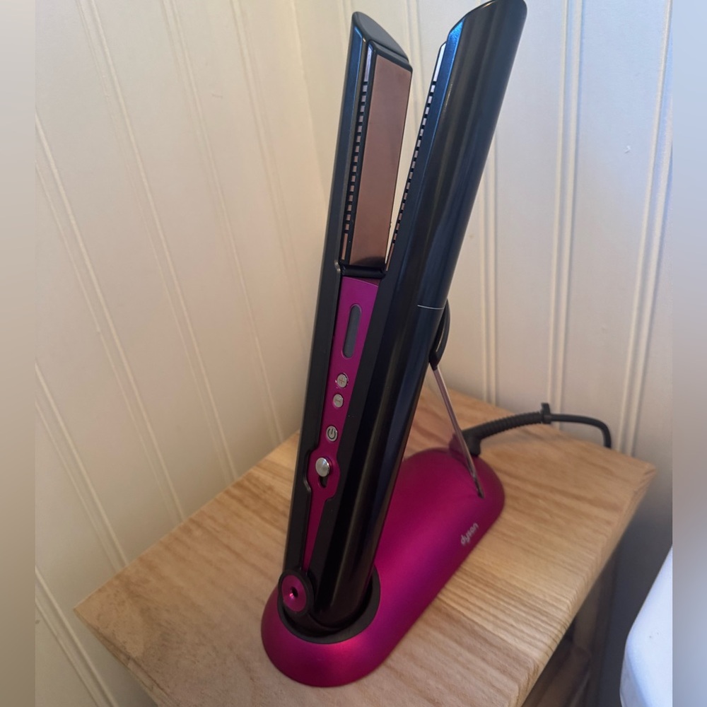 Dyson Flat Iron Straightener